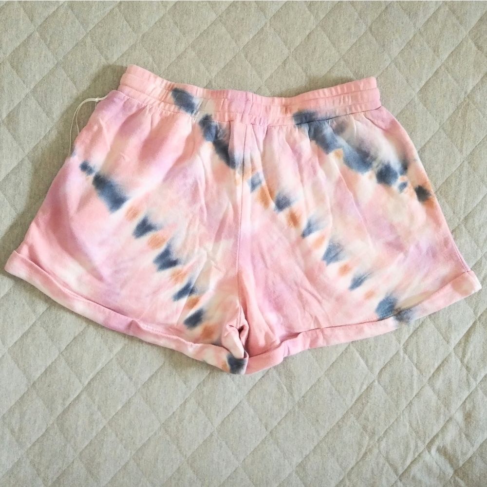 ✨️HP✨️ Young👧 Fabulous😎 & Broke💸 Tie Dye☮️ Shorts NWT - Picture 2 of 10